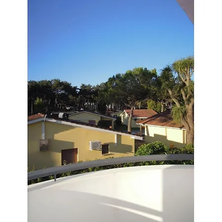 Modern Three Flat With Pool - Beahost - *