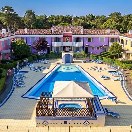 דירה Modern Three Flat With Pool