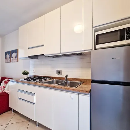 דירה Modern Three Flat With Pool