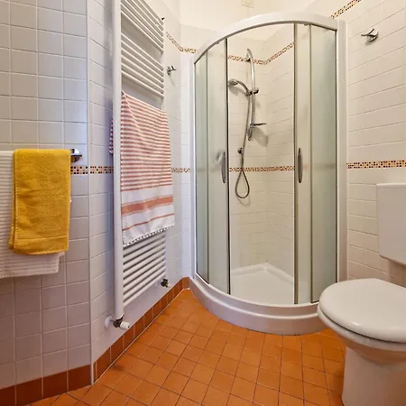 Modern Three Flat With Pool * ביביונה