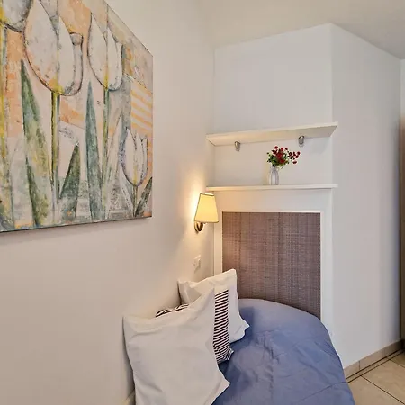 Modern Three Flat With Pool דירה *
