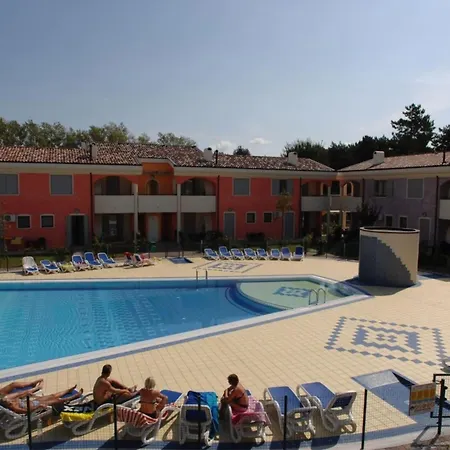 Modern Three Flat With Pool *