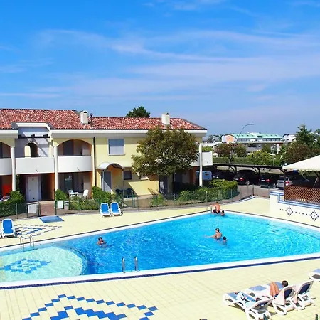 Modern Three Flat With Pool *