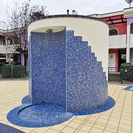Modern Three Flat With Pool * ביביונה