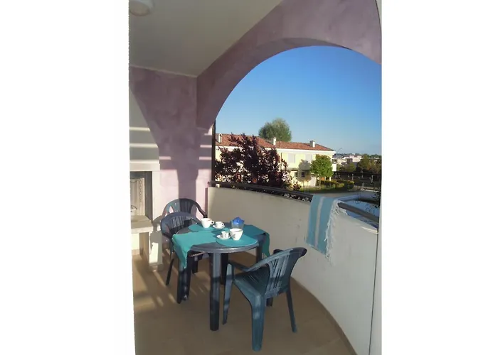 Διαμέρισμα Modern Three Flat With Pool